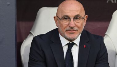 Leonor firma en el Libro del Palacio de Navarra y muestra "gran respeto y estima" por el título de Princesa de Viana