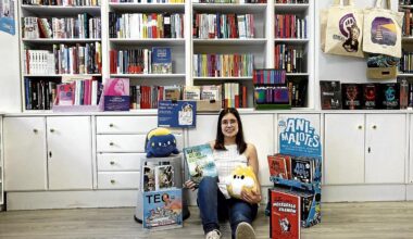 Janire García, Librería Liber 2000: una segunda vida para esta librería, 'refugio friki' y centro de reunión