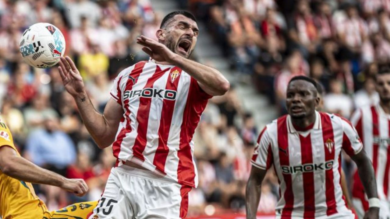 Notas: 7 suspensos y 3 notables en la dura derrota del Sporting contra el Albacete - La Voz de Asturias