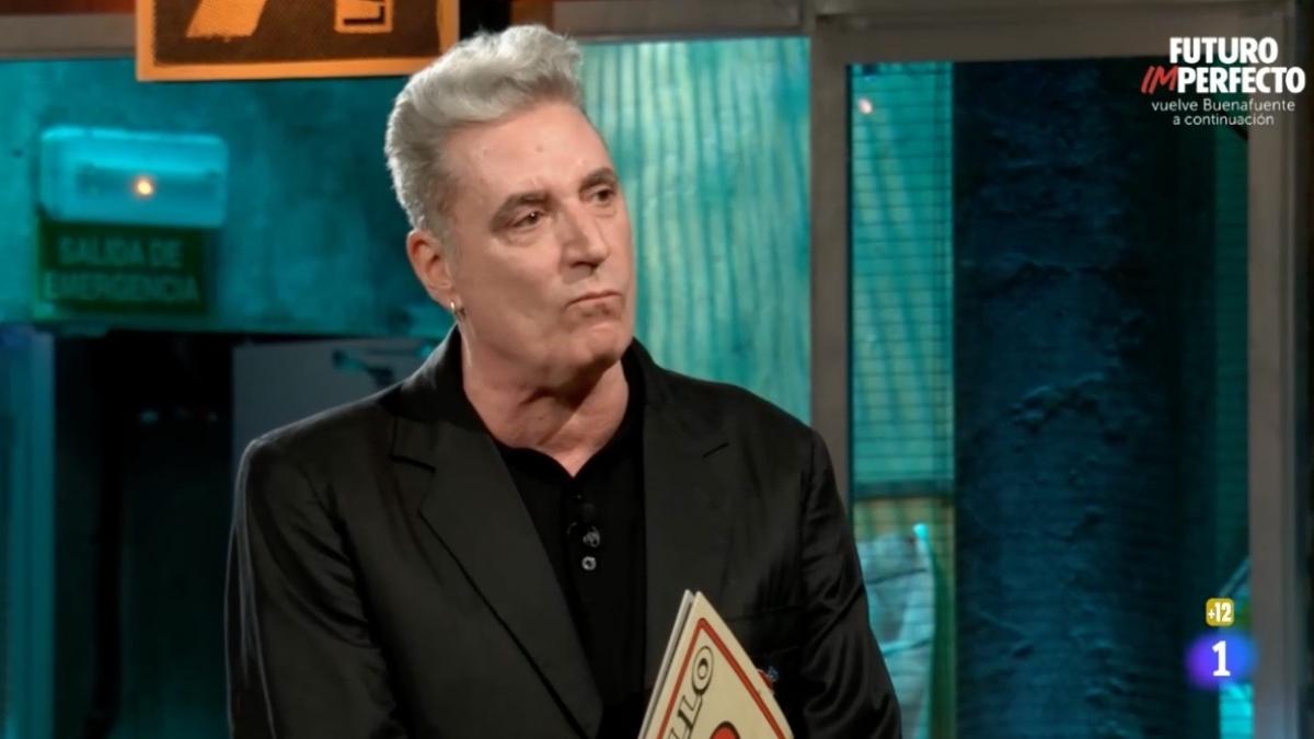 Broncano pregunta a Loquillo en 'La Revuelta' por Raphael y firma un minuto muy reivindicativo