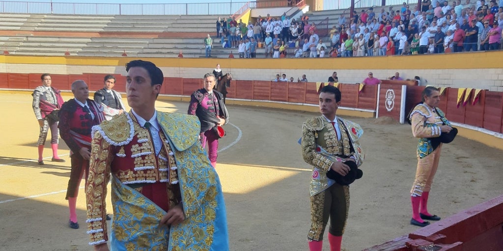 Puerta grande para Sánchez Vara, Diego García y Víctor Cerrato en Madridejos (Toledo)
