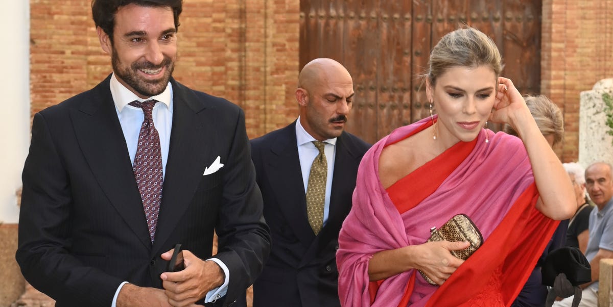 Manuela Villena sorprende con el look de invitada más elegante