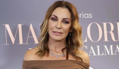 "Se ha puesto todo el mundo muy nervioso con mi libro", dice Mar Flores, aunque no tanto como se puso ella con alguna portada