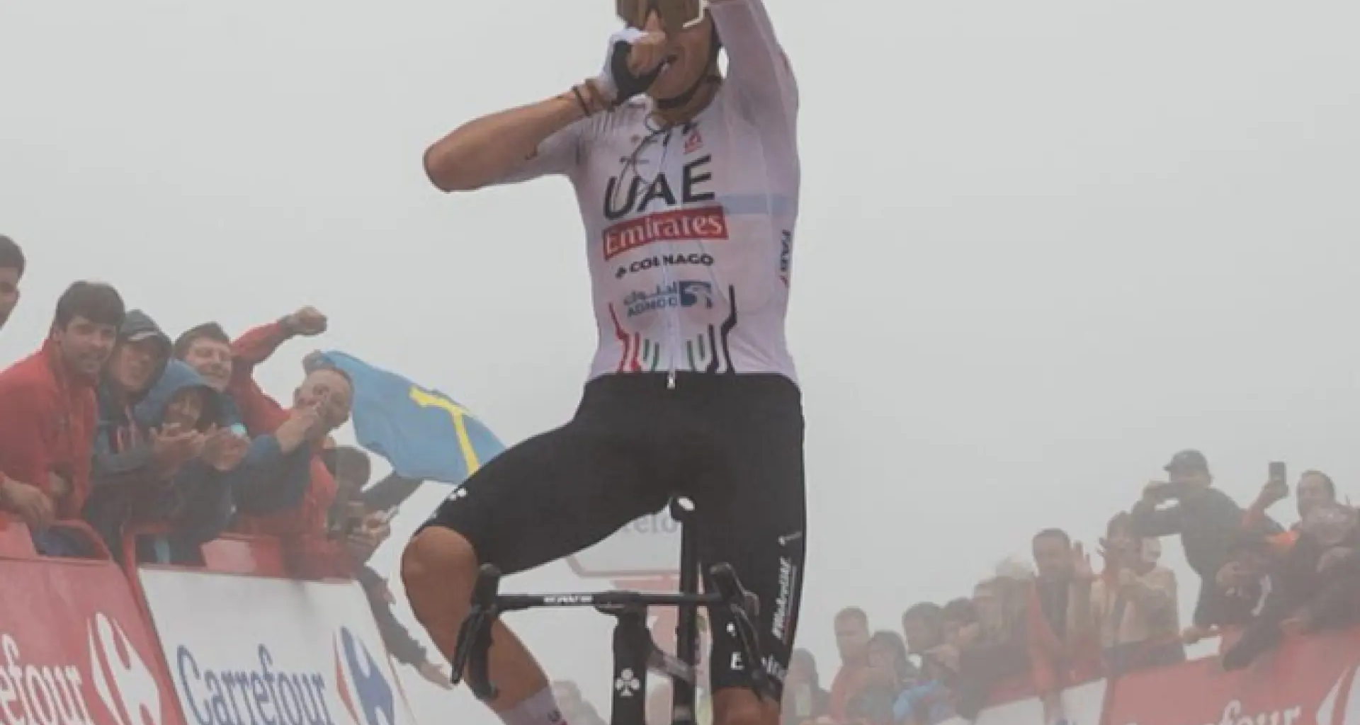 Marc Soler rey de la etapa de La Farrapona de La Vuelta, Vingegaard sujeta a Almeida
