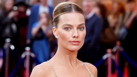 Margot Robbie en el estreno de A Big Bold Beautiful Journey en Londres