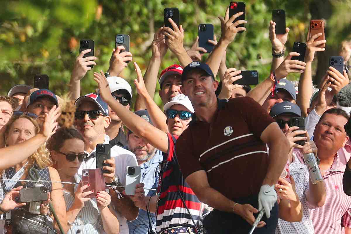 Rory McIlroy, durante la ronda de foursomes del sábado. (Photo by Michael Reaves/PGA of America)