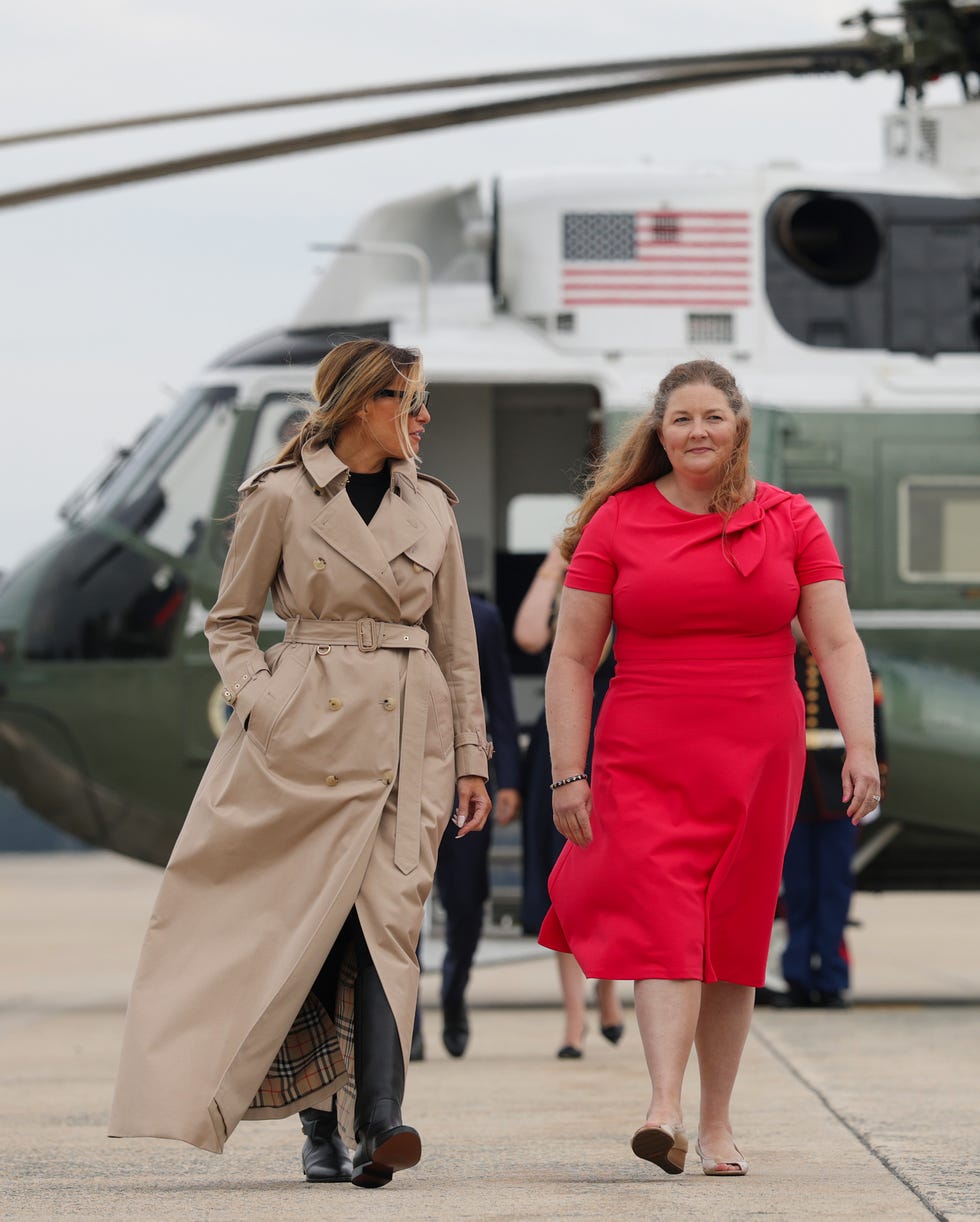 melania trump gabardina