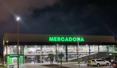 Mercadona busca personal para preparar pedidos en almacén con sueldos de 2.280 euros más complementos
