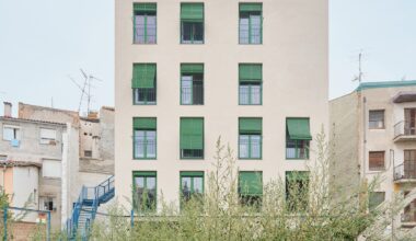 Habitar los espacios compartidos. La Raval por Lacol