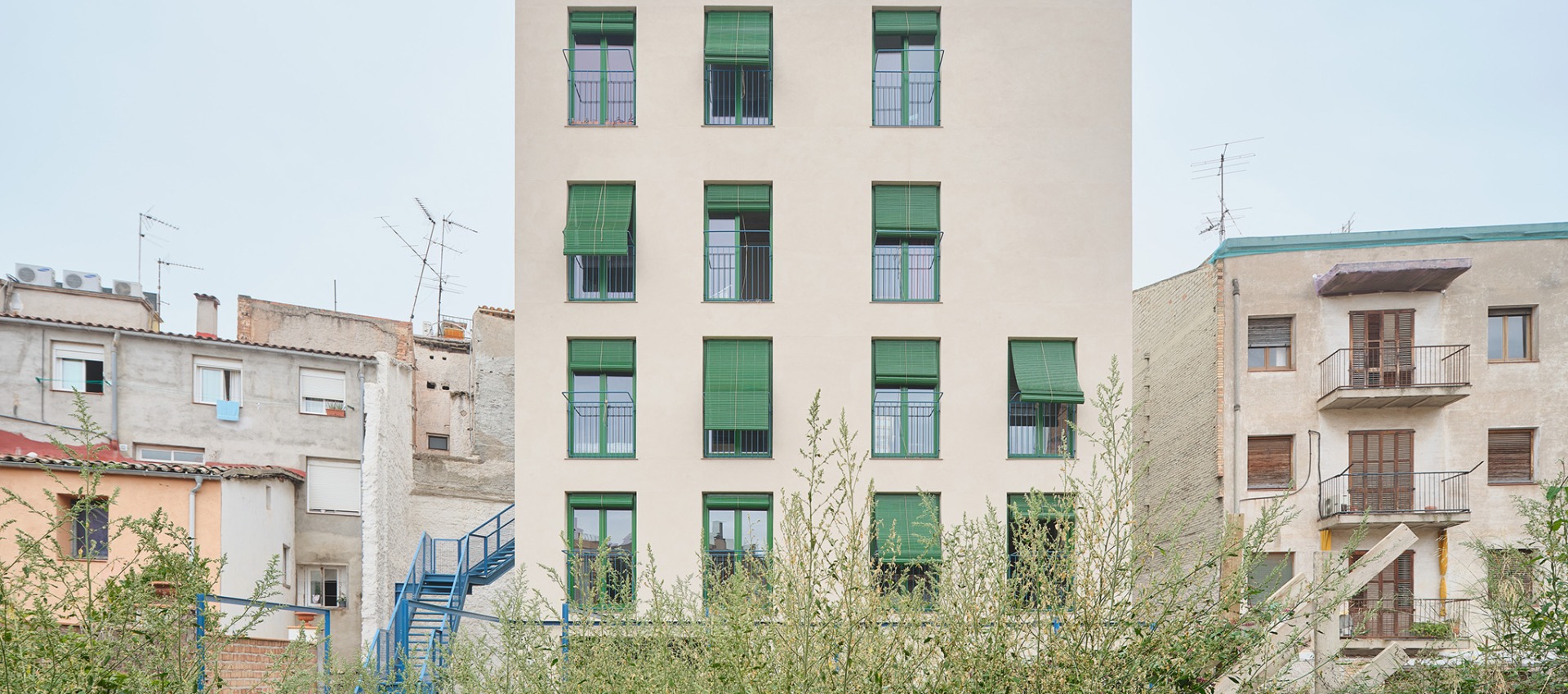 Habitar los espacios compartidos. La Raval por Lacol
