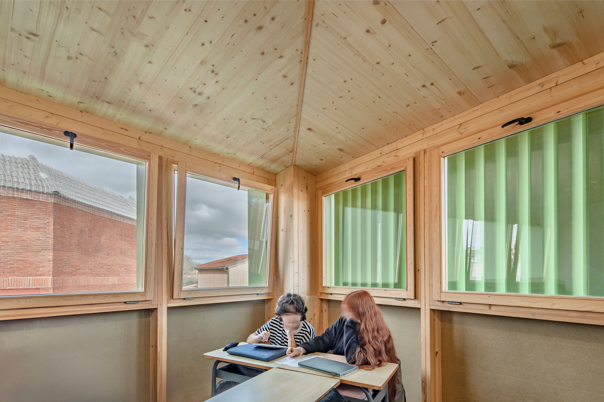 Santa Eulàlia School by SAU Taller d´Arquitectura. Photograph by Andrés Flajszer