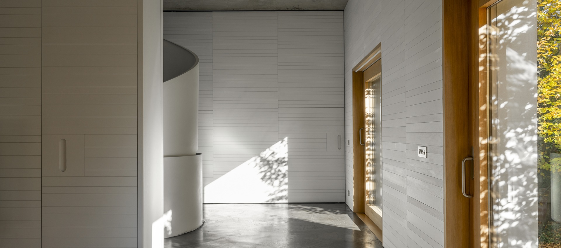 Arcaicamente bella. Casa Blanca por Tuñón y Albornoz Arquitectos
