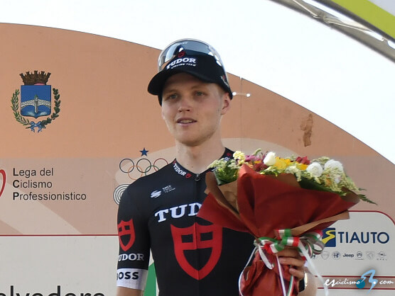 Memorial Pantani: Michael Storer se impone en solitario en Cesenatico