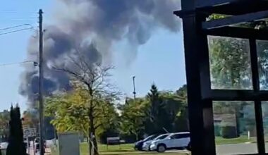 Múltiples víctimas en tiroteo en una iglesia en Michigan. La iglesia está en llamas, dice la Policía