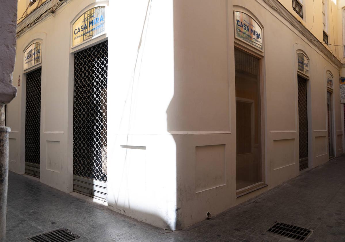 Casa Mira cierra uno de sus locales más emblemáticos del Centro de Málaga