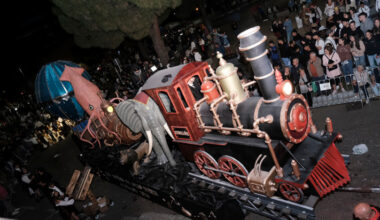 "Los Sueños de Verne" de la peña "El Cebollón" se alza con el primer premio del 48º Desfile de Carrozas de Azuqueca