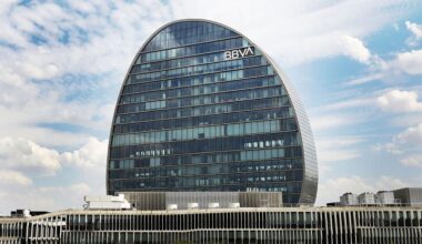 Luz verde de la CNMV a la nueva oferta del BBVA en la opa sobre el Banco Sabadell
