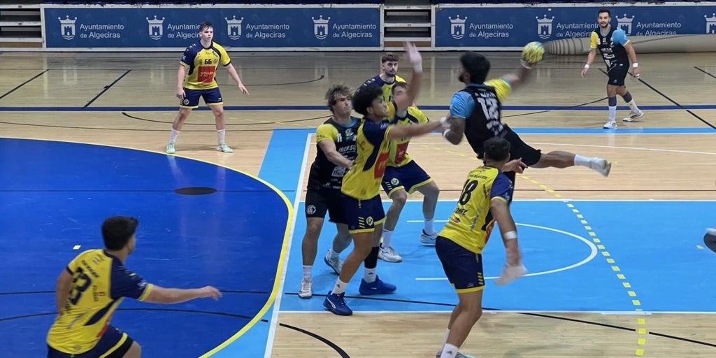 El PAN Moguer nada para morir en la orilla (33-34)