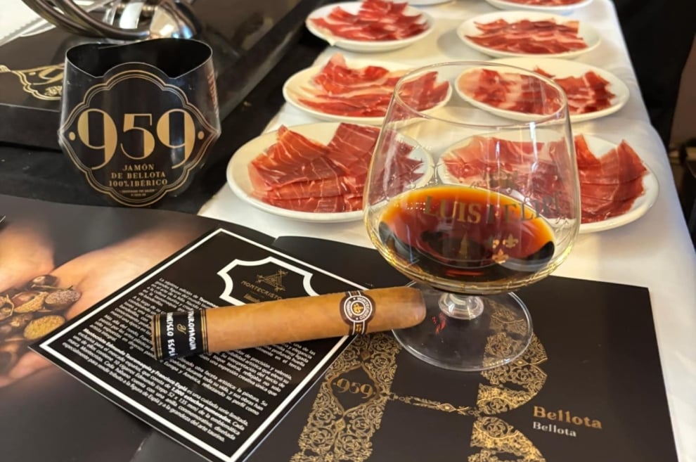 Un Montecristo Luis Francisco Esplá de la colección Habanos & Tauromaquia.