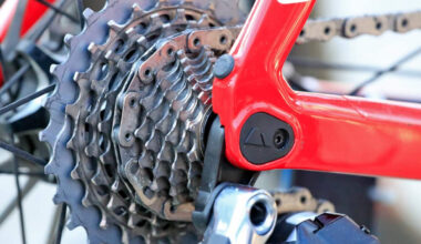 La UCI responde que "está desconcertada" por la denuncia de SRAM