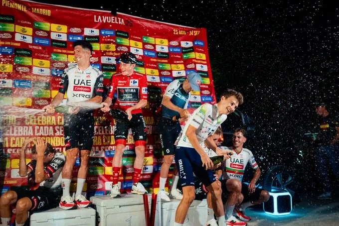 Un parking corona a Vingegaard ganador de la Vuelta 2025