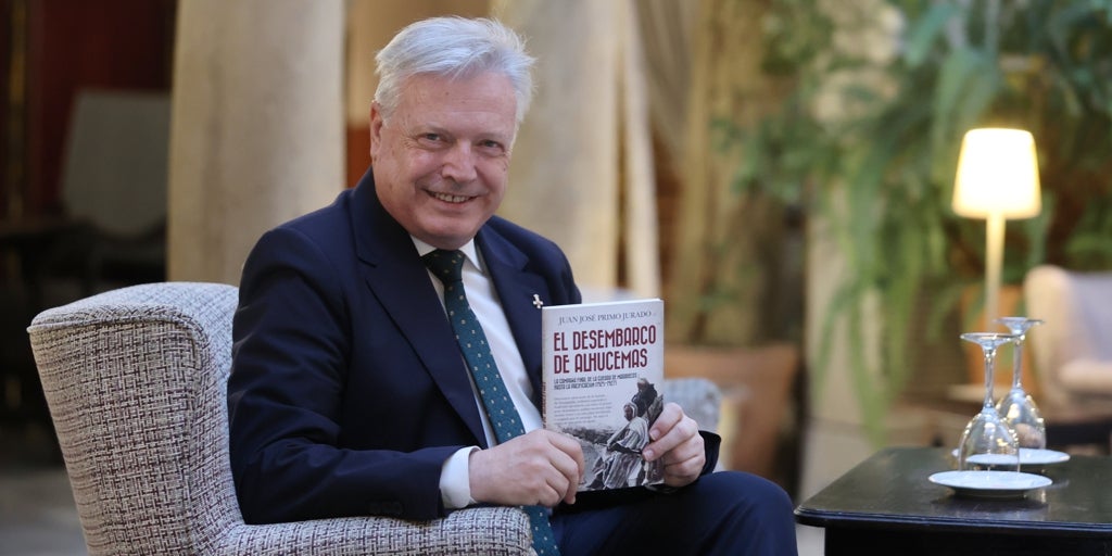Juan José Primo Jurado arroja luz en Alhucemas con un nuevo libro que ayuda a «eliminar los complejos»