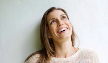 Qué significa que una persona hable sola en voz alta, según la psicología