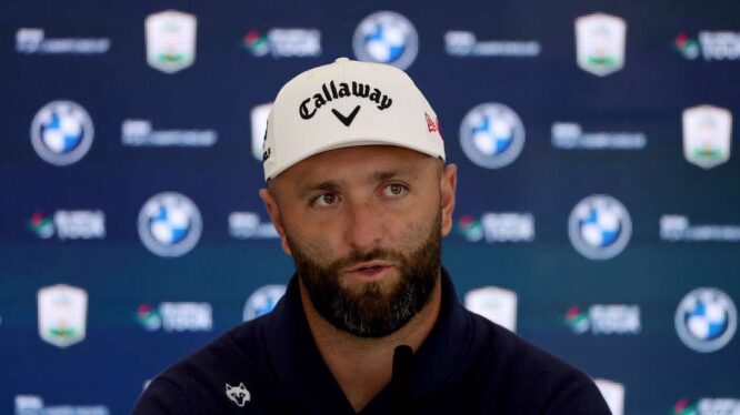 Jon Rahm, durante la comparecencia en Wentworth este martes.
