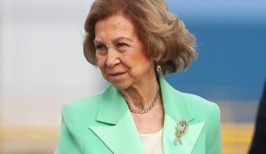La reina Sofía impacta con la blazer más original y moderna de su armario