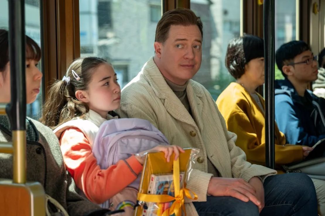 Shannon Gorman (izquierda) y Brendan Fraser (derecha) en 