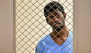 El rapero Lil Nas X, acusado de cuatro delitos graves tras enfrentarse a la Policía en Los Ángeles - La Voz de Galicia