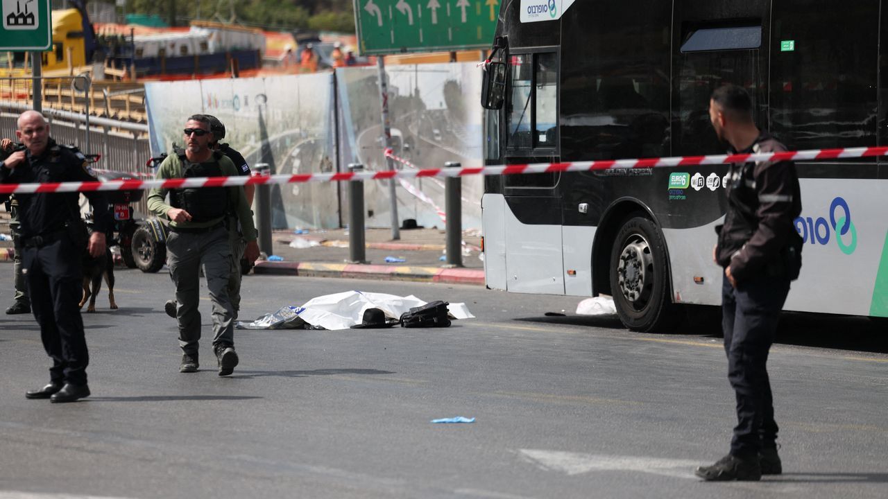 Un español, entre los seis muertos en un ataque contra un autobús en Jerusalén - La Voz de Galicia