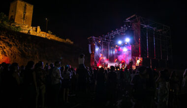Rozalén triunfa con su concierto a los pies del Castillo de Alcalá de Guadaíra
