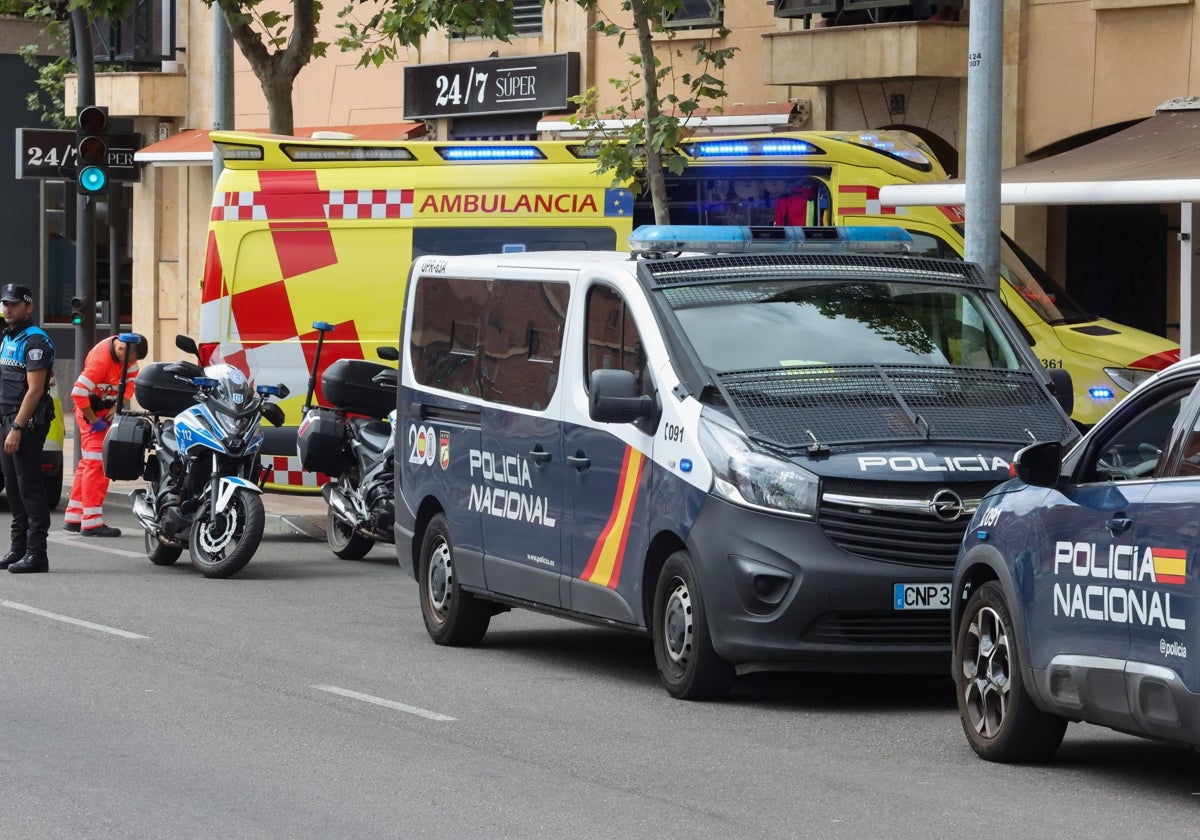 Imagen de archivo de un operativo de la Polícia y los servicios de emergencia en Salamanca