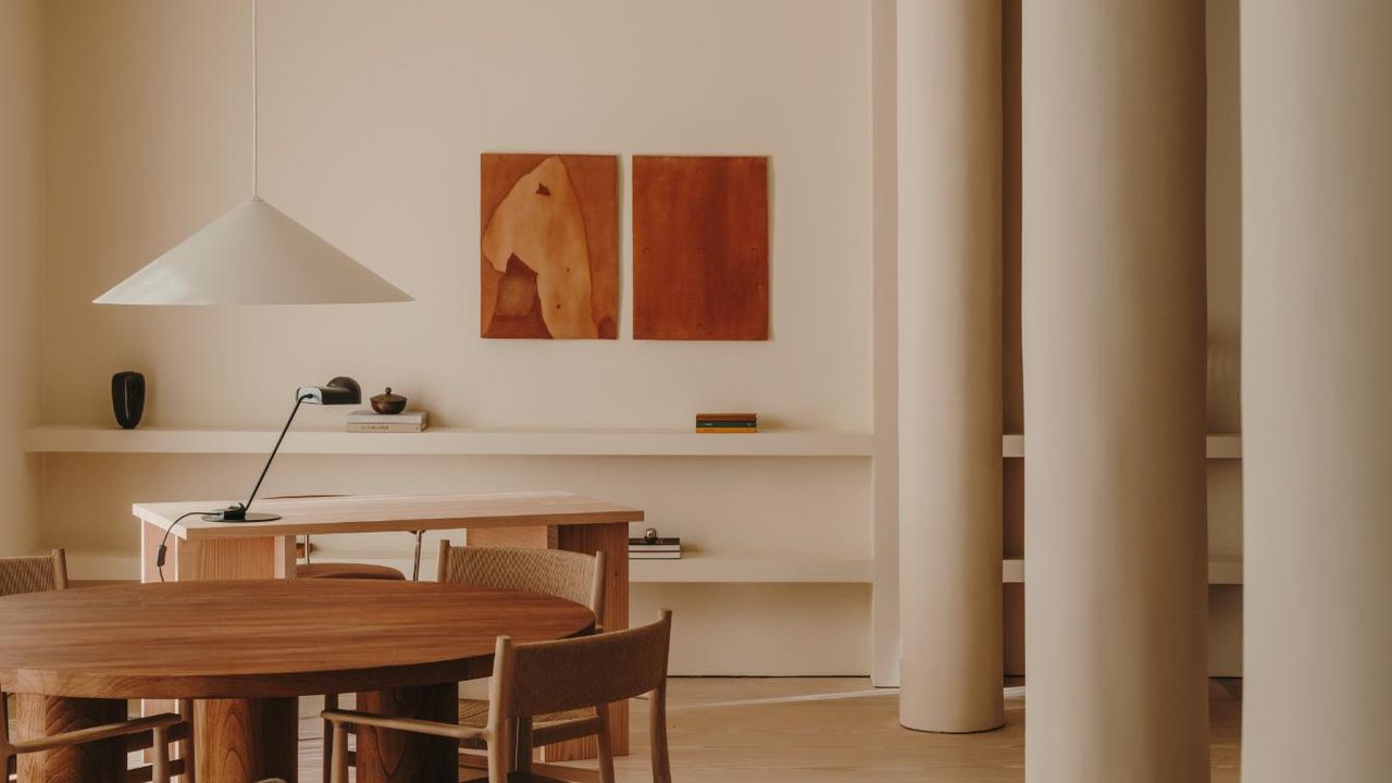 Este departamento minimalista infunde paz en todo su espacio