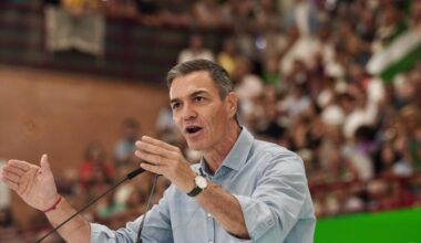Falcon, baño de masas y medias verdades de Sánchez en Málaga
