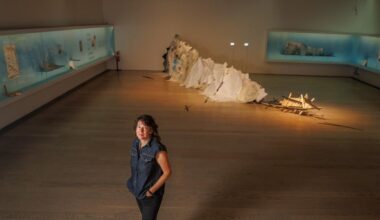 Sara Quintero se sumerge en el Museo ABC en el naufragio de la crisis migratoria