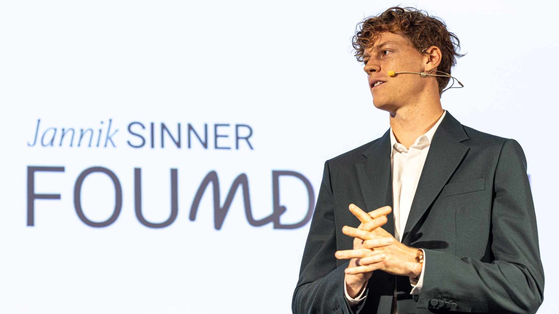 Jannik Sinner presentó la Fundación Jannik Sinner en Milán este jueves.