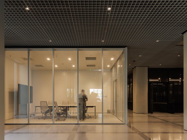 Centro de Economía Digital de Beijing  SPARK 761 / llLab. - Fotografía interior, Iluminación, Vidrio, Sillas