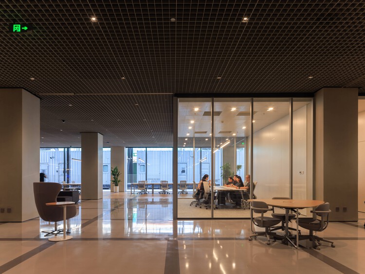 Centro de Economía Digital de Beijing  SPARK 761 / llLab. - Fotografía interior, Iluminación, Vidrio, Sillas