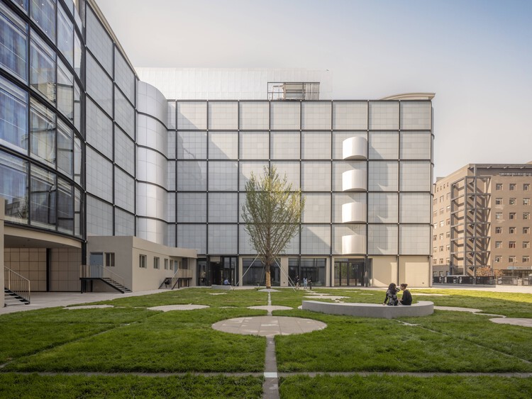 Centro de Economía Digital de Beijing  SPARK 761 / llLab. - Fotografía exterior, Vidrio