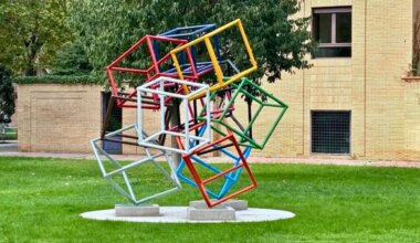 La desconocida y única escultura japonesa de Zaragoza que fue el deseo de los niños de un colegio