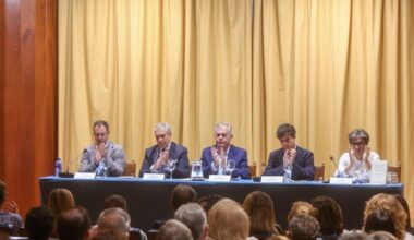 La Feria del Libro Antiguo revive el ingenio literario de Antonio Rivero Taravillo con la lectura póstuma de su pregón