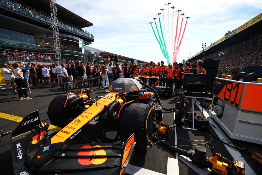 El coche de Oscar Piastri en la parrilla de salida de Monza.