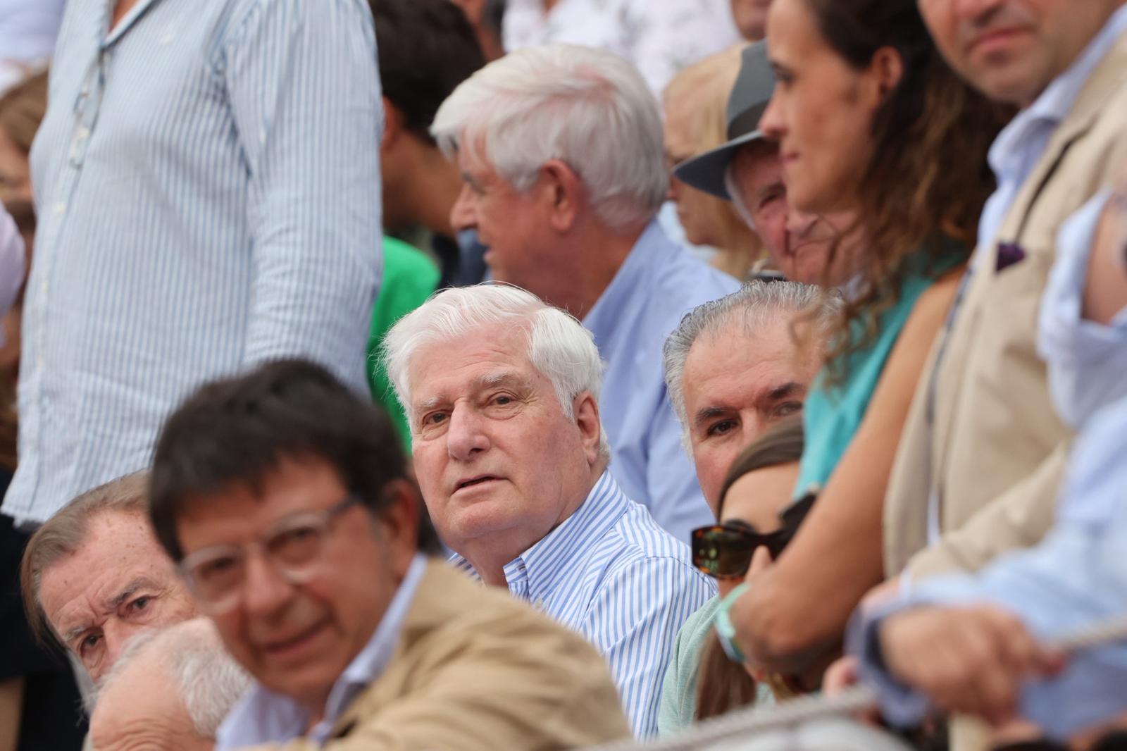 Lleno de caras conocidas en Salamanca para ver a Morante en tarde de 'no hay billetes'