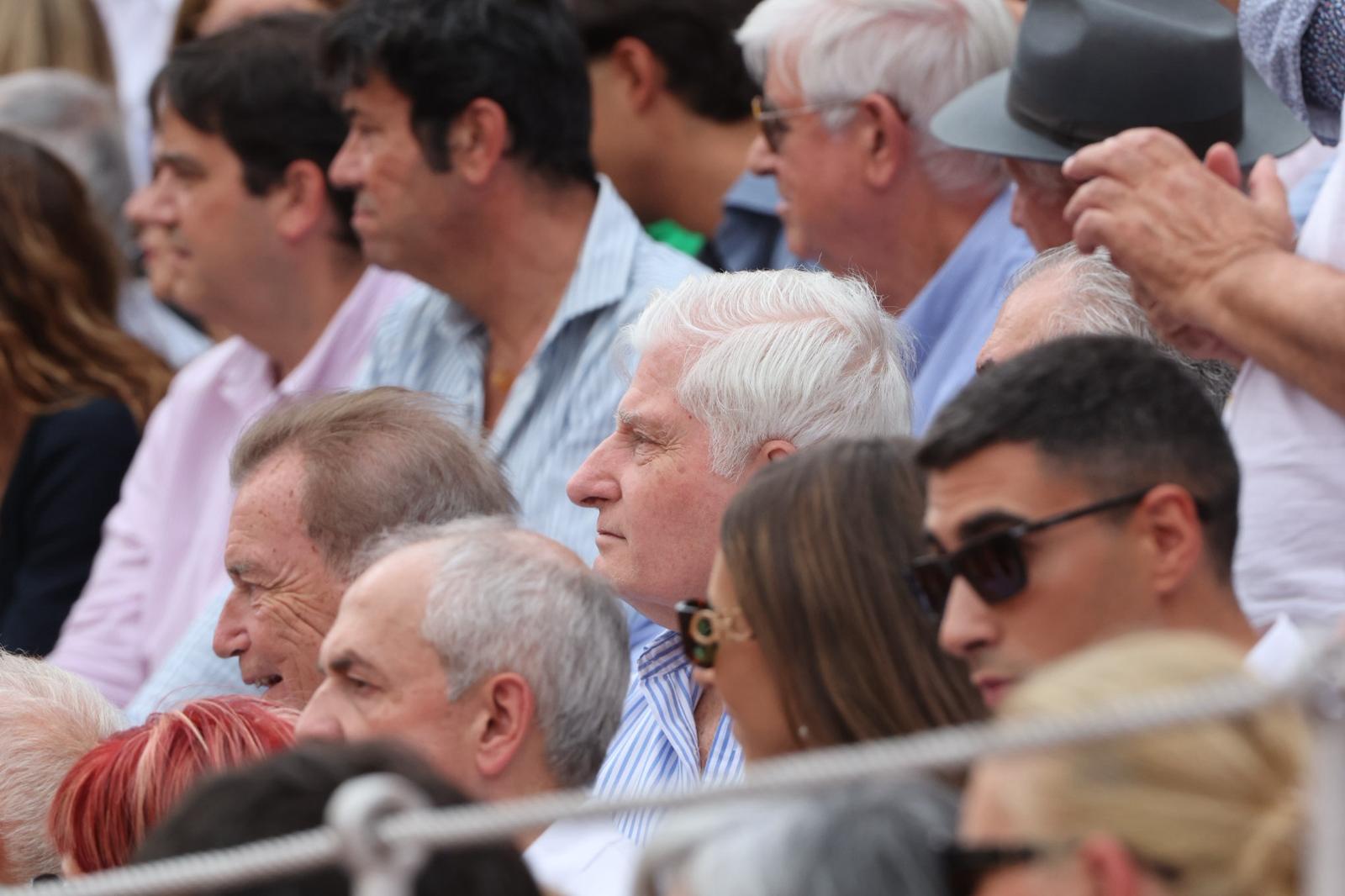 Lleno de caras conocidas en Salamanca para ver a Morante en tarde de 'no hay billetes'
