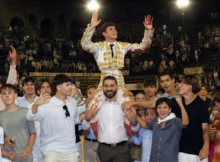 Aarón Palacio, Puerta de los Cónsules en Nimes ante un inspirado Aguado
