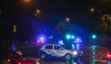 La lluvia en Zaragoza causa rescates en coches y obliga a cortar la Z-30 en el barranco de la Muerte