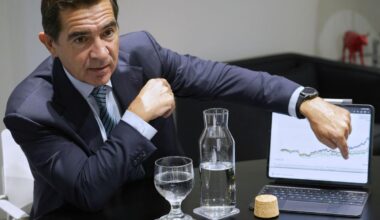 El presidente del BBVA señala que no irán a una segunda opa sobre Sabadell si tienen que subir el precio