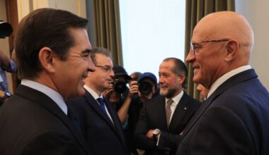 Torres y Oliu se lanzan a por los grandes inversores del Sabadell para decantar la opa